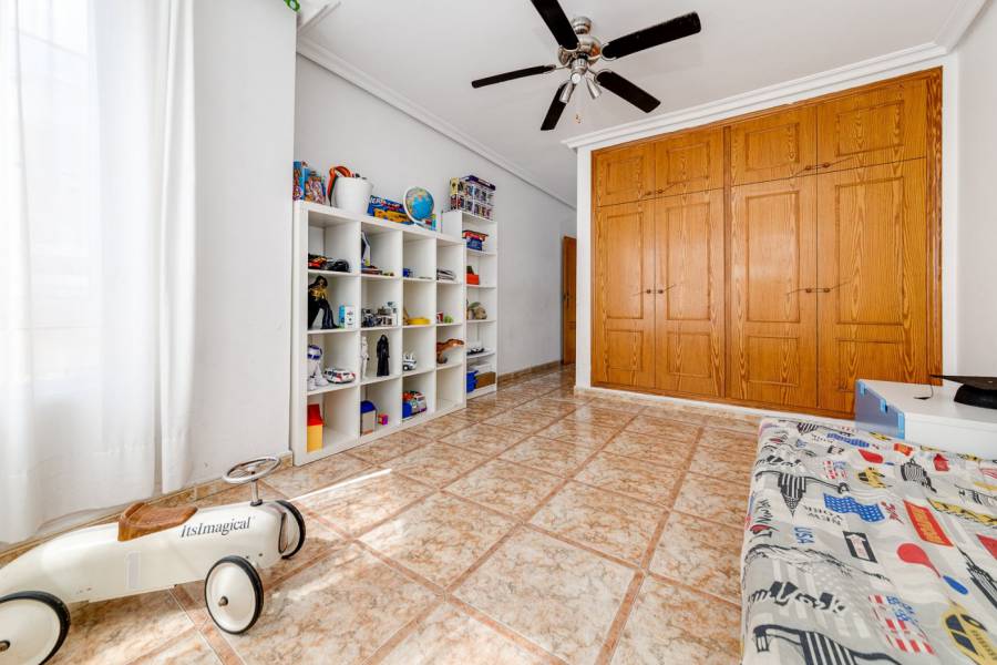 Sale - Apartment - Centro - Torrevieja