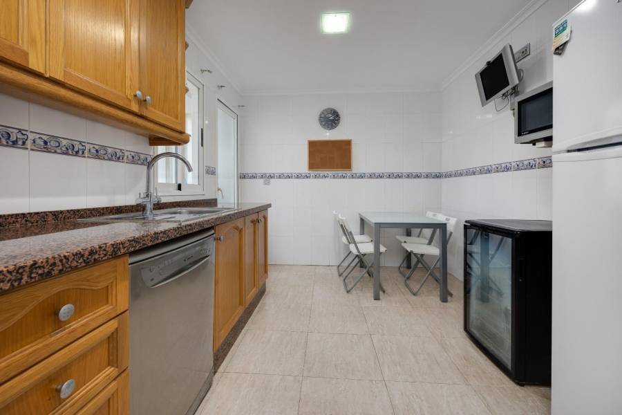 Sale - Apartment - Playa de los locos - Torrevieja