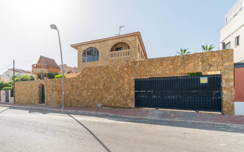 Chalet - Venta - Los Balcones - Orihuela Costa