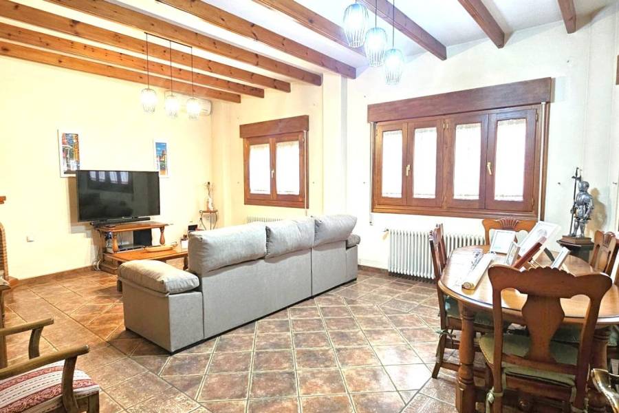 Venta - Chalet - CENTRO - Pinoso