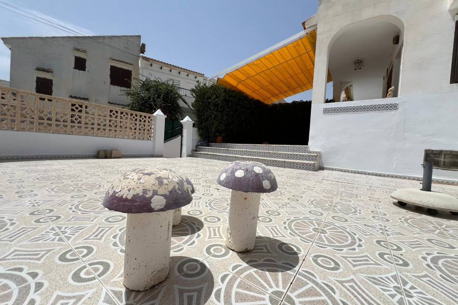 Sale - Bungalow Étage Bas - Torreblanca - Torrevieja