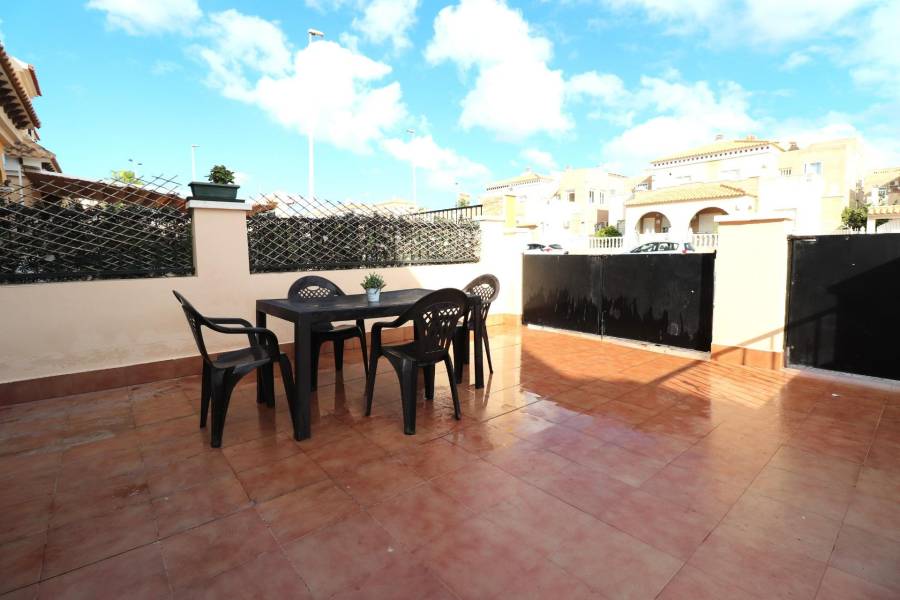 Sale - Terraced house - Aguas nuevas 1 - Torrevieja