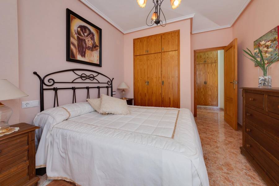 Sale - Terraced house - Aguas nuevas 2 - Torrevieja