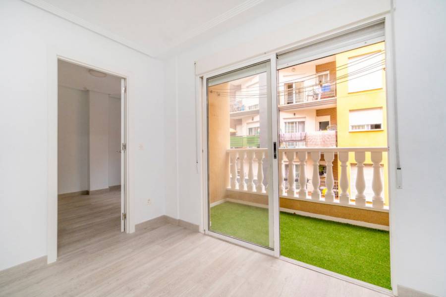 Sale - Apartment - Playa de los locos - Torrevieja