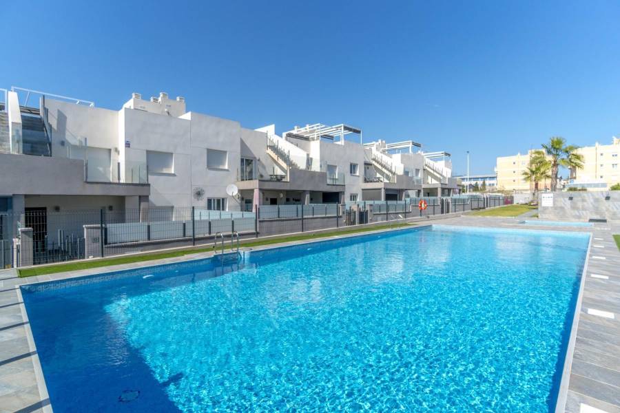 Apartment - Sale - Sector 25 - Torrevieja