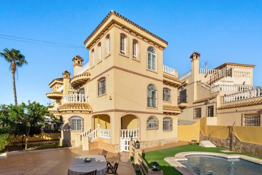 Sale - Villa - La Florida - Orihuela Costa