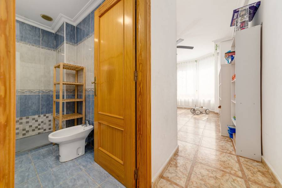 Sale - Apartment - Centro - Torrevieja