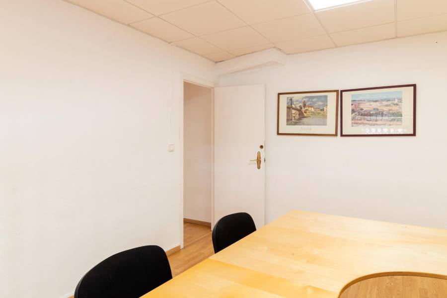 Rental - Business Premise - Zona Centro - Orihuela