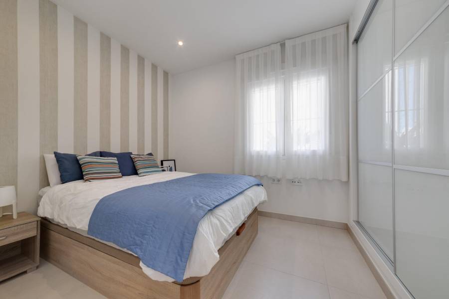 Sale - Bungalow - Sector 25 - Torrevieja