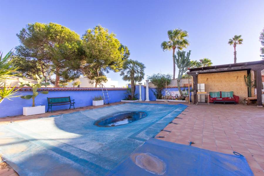 Venta - Villa - Los balcones - Torrevieja