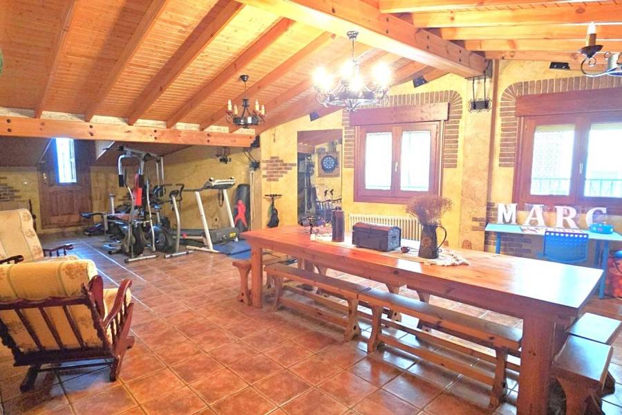 Venta - Chalet - CENTRO - Pinoso