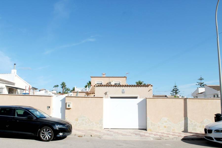 Sale - Villa - San luis - Torrevieja