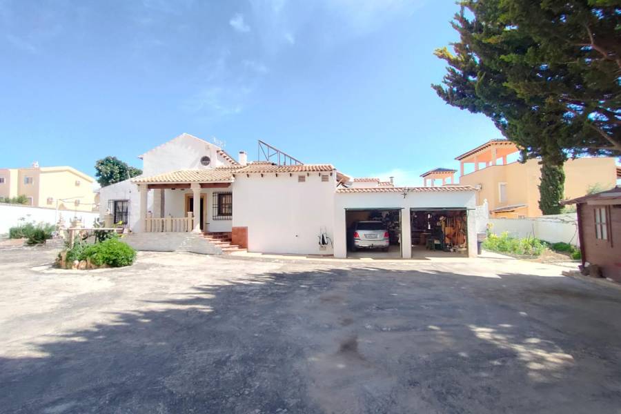 Venta - Villa - Villamartín-Las Filipinas - Orihuela Costa