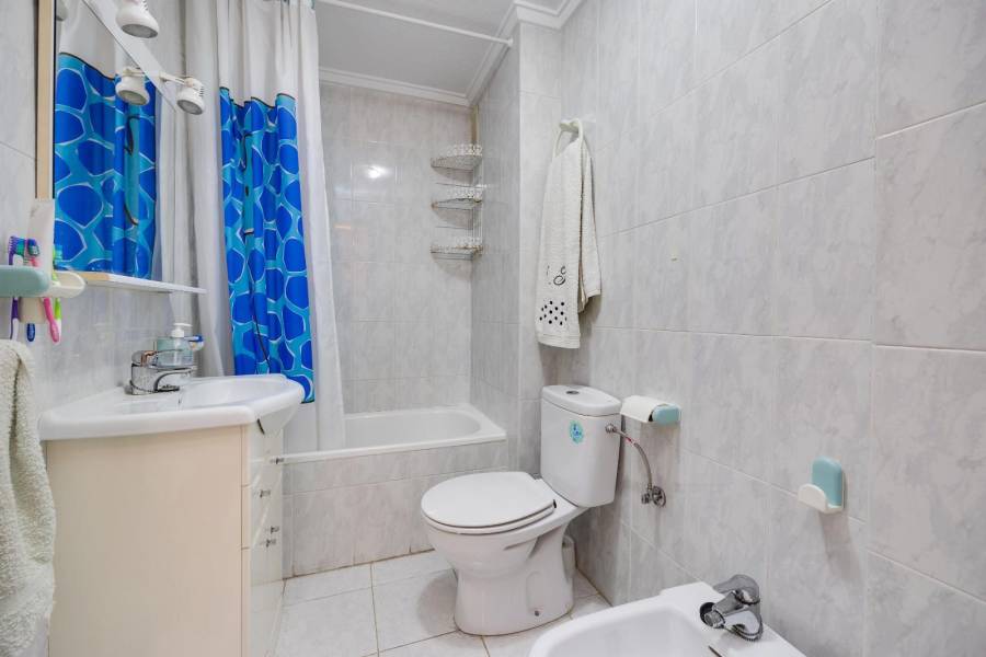 Sale - Apartment - Playa de los locos - Torrevieja