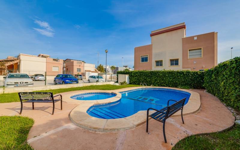 Chalet - Venta - Aguas nuevas 1 - Torrevieja