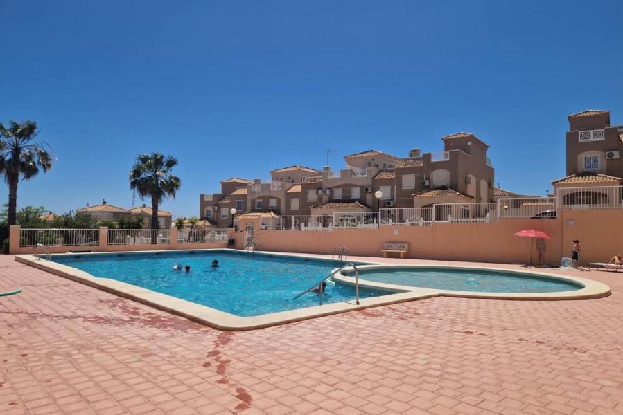 Venta - Bungalow Planta Alta - Aguas nuevas 1 - Torrevieja