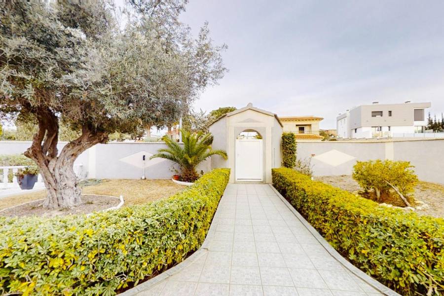 Villa - Sale - Lago jardin - Torrevieja