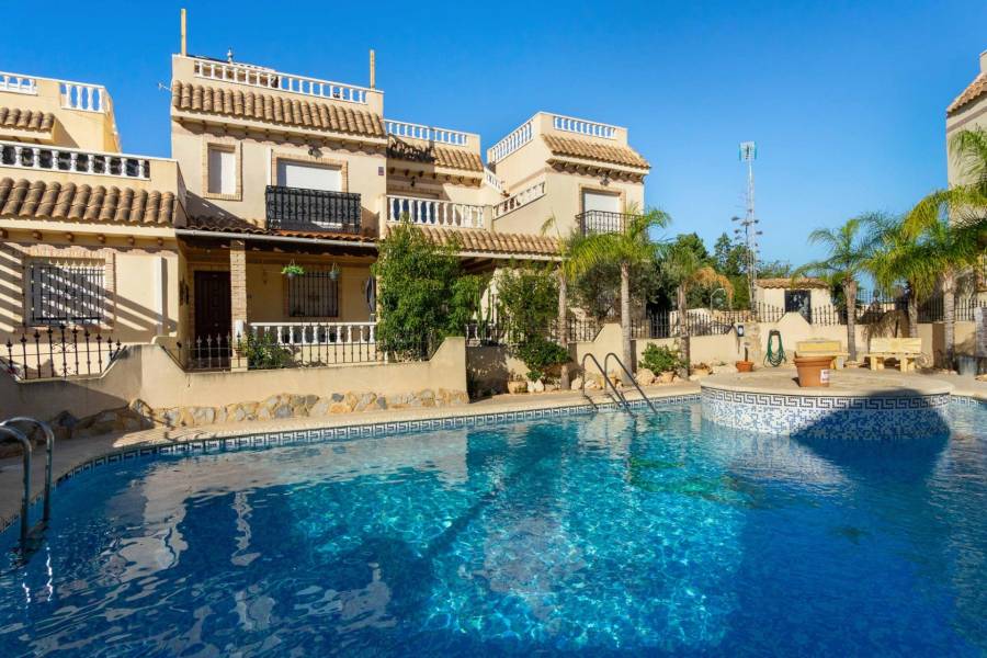 Sale - Villa - La Florida - Orihuela Costa