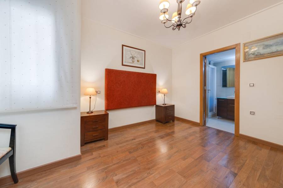 Sale - Flat - Centro - Torrevieja