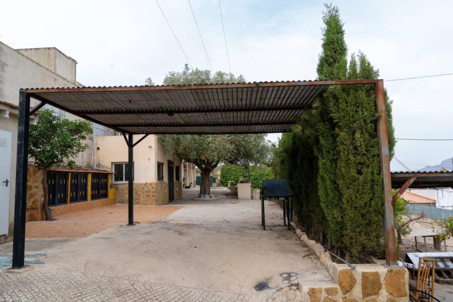 Venta - Casa con terreno - Arneva - Orihuela