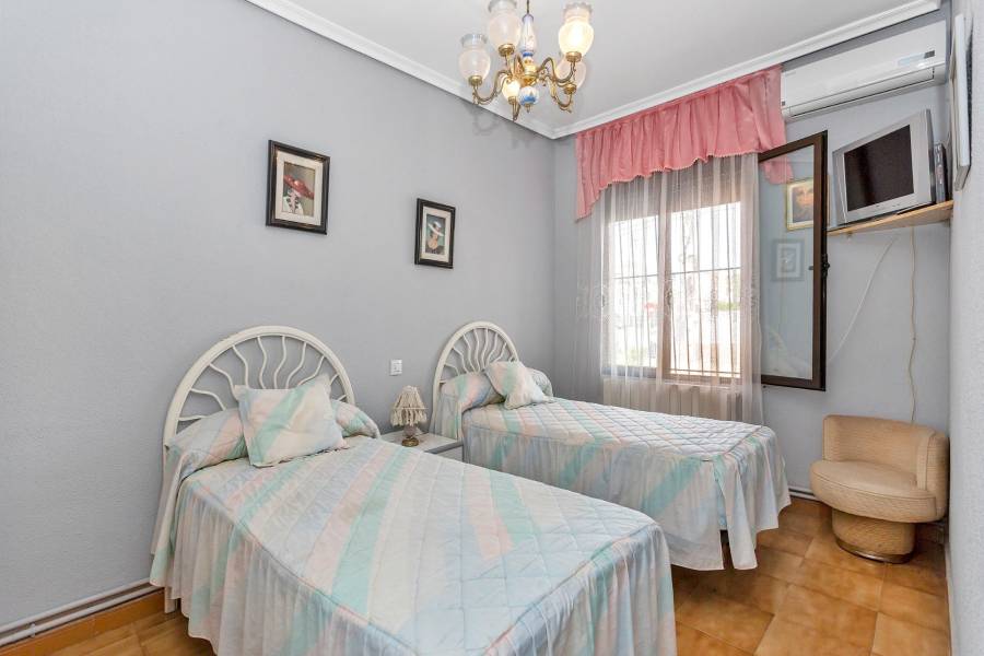 Sale - Single family house - Nueva Torrevieja - Torrevieja