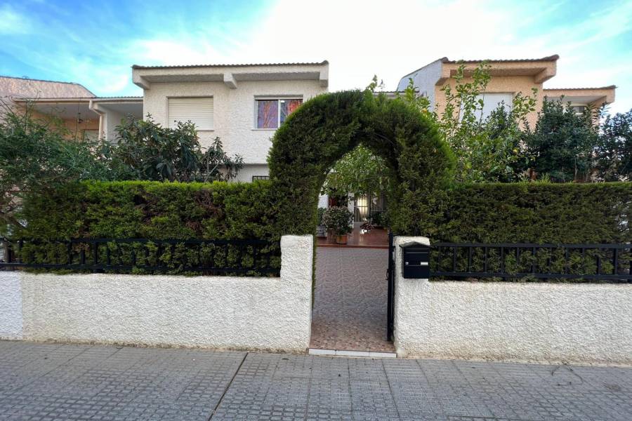 Venta o Alquiler - Dúplex - ZONA CENTRICA - CORVERA