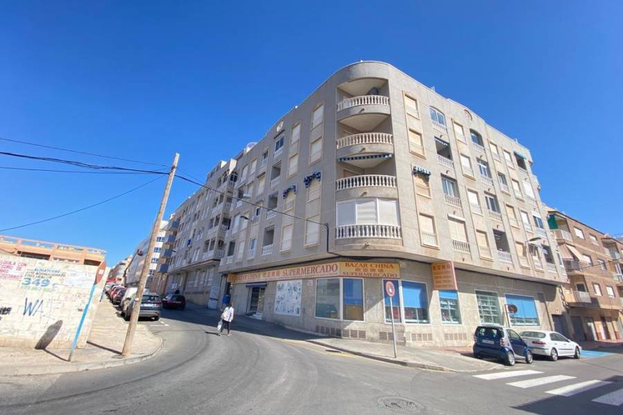 Apartment - Sale - Centro - Torrevieja