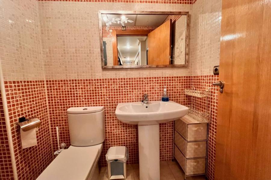 Sale - Flat - Centro - Torrevieja