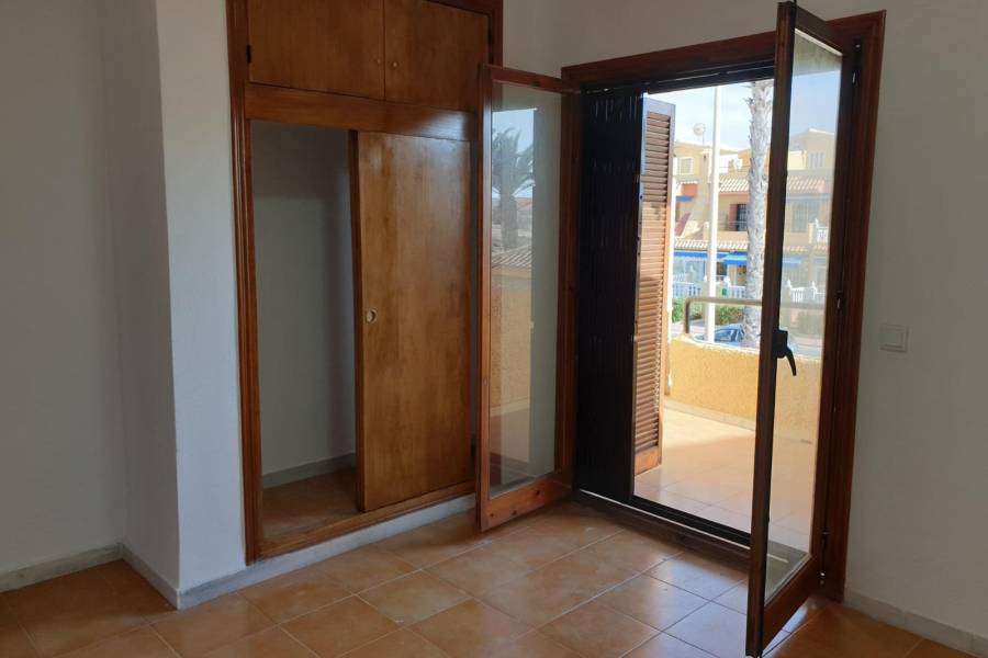 Vente - Maison mitoyenne - Rosaleda-los frutales - Torrevieja