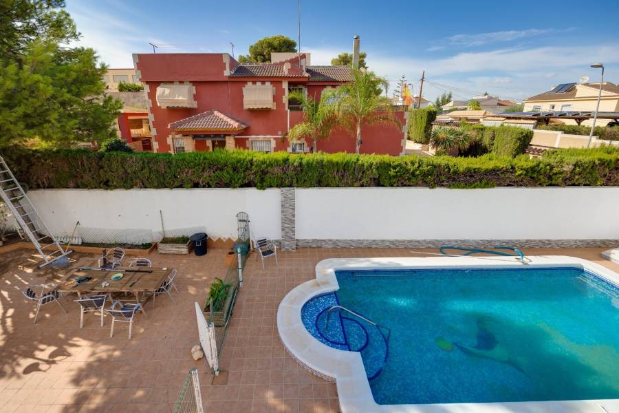 Venta - Chalet - Los balcones - Torrevieja