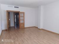 https://fotos15.apinmo.com/7515/11590859/8-5.jpg