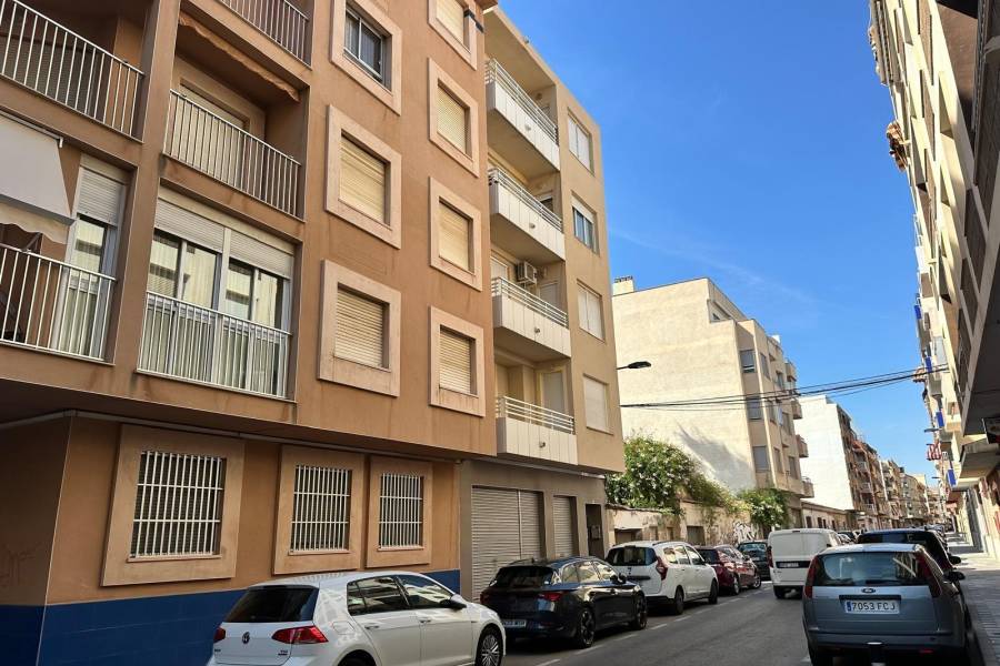 Sale - Apartment - Paseo maritimo - Torrevieja