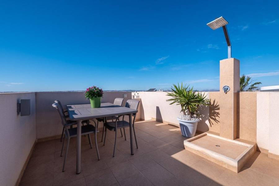 Venta - Casa Tipo Dúplex - Aguas Nuevas - Torrevieja