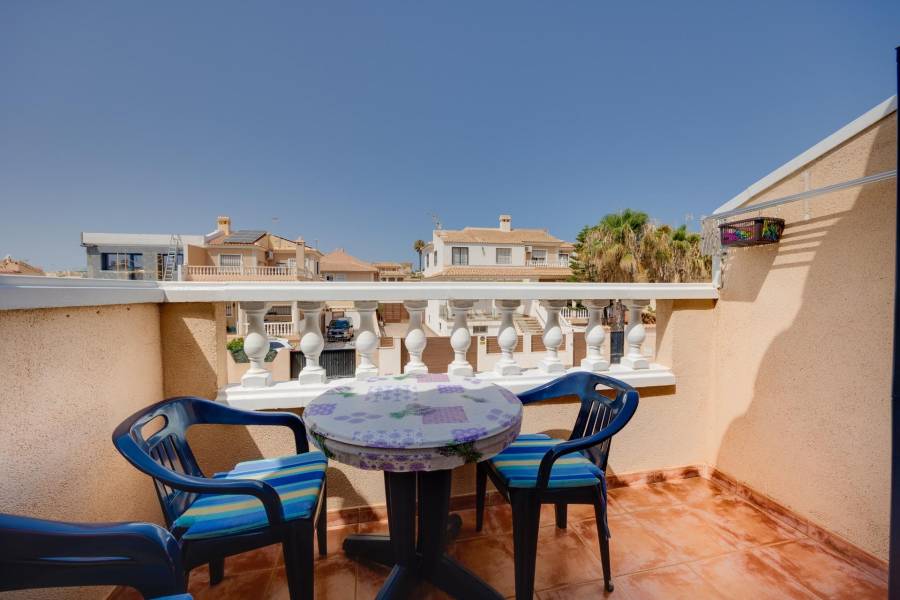 Sale - Bungalow Top Floor - Aguas nuevas 1 - Torrevieja