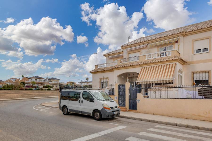 Vente - Bungalow Étage Haut - Aguas nuevas 2 - Torrevieja