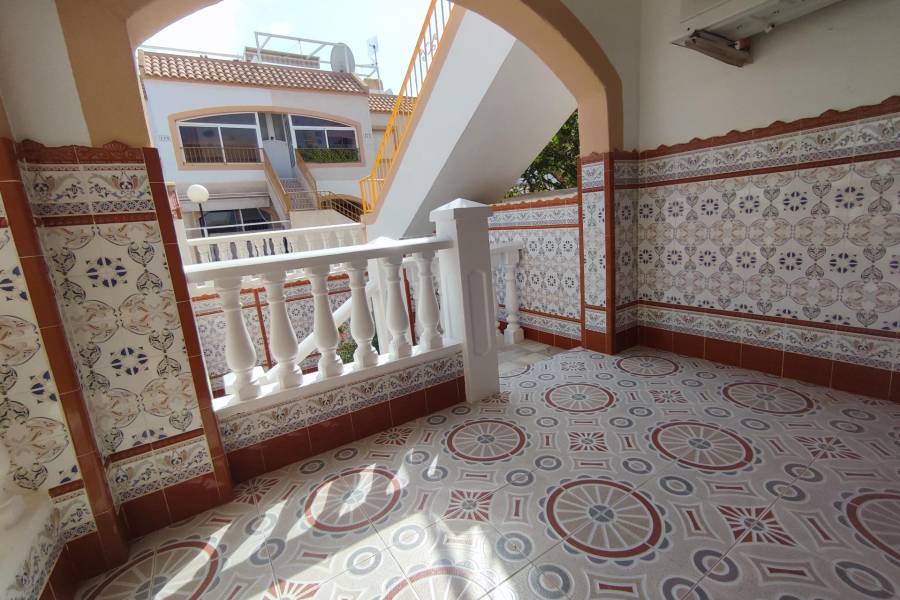 Vente - Bungalow Étage Bas - Torretas - Torrevieja