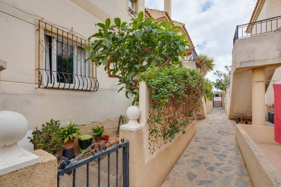 Vente - Bungalow Étage Haut - Aguas nuevas 2 - Torrevieja