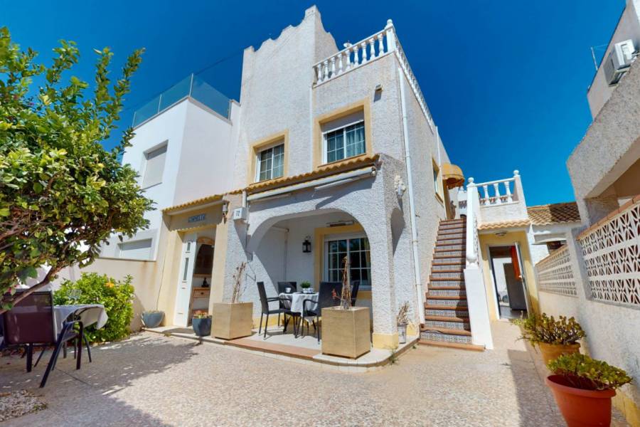 Terraced house - Sale - Centro - Torrevieja