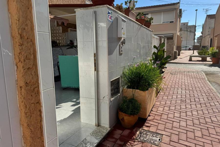 Sale - House Type Duplex - Playa de los Naufragos - Torrevieja