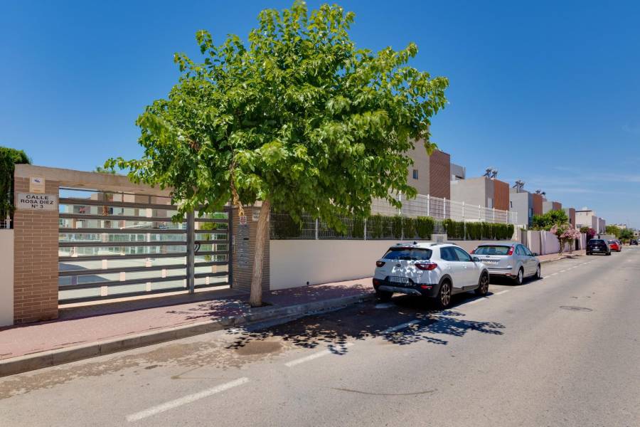 Sale - Bungalow Ground Floor - Sector 25 - Torrevieja