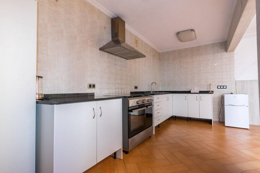 Sale - House - Centro - Torrevieja