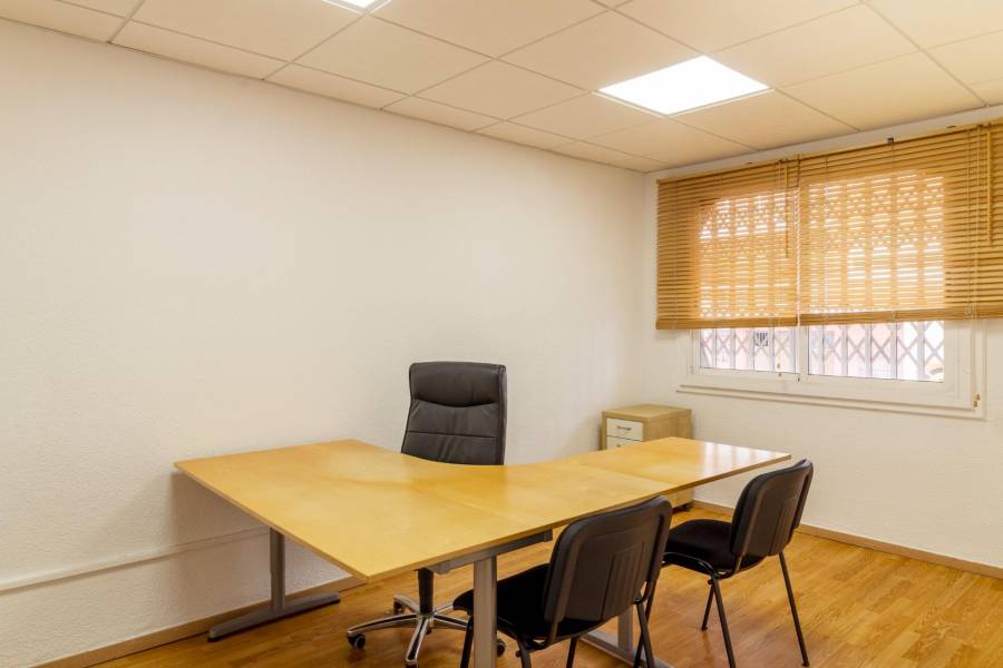 Rental - Business Premise - Zona Centro - Orihuela