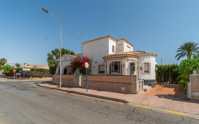 Villa - Sale - La Florida - Orihuela Costa