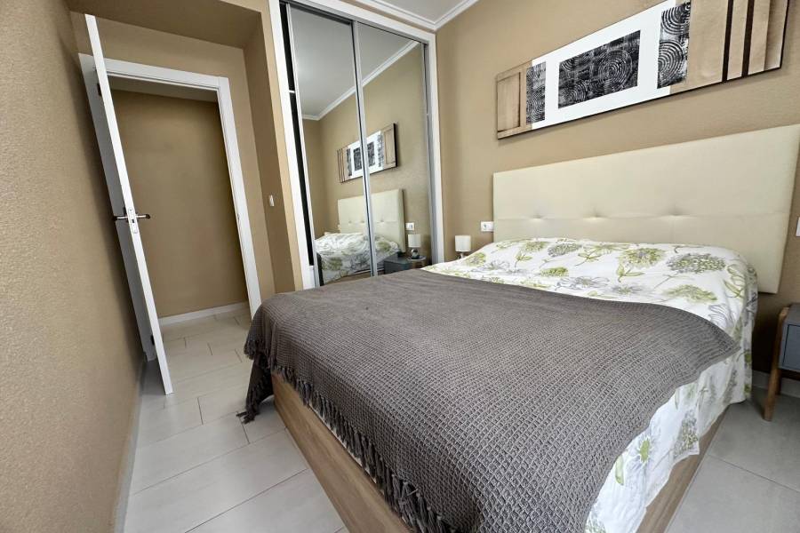 Sale - Apartment - Paseo maritimo - Torrevieja