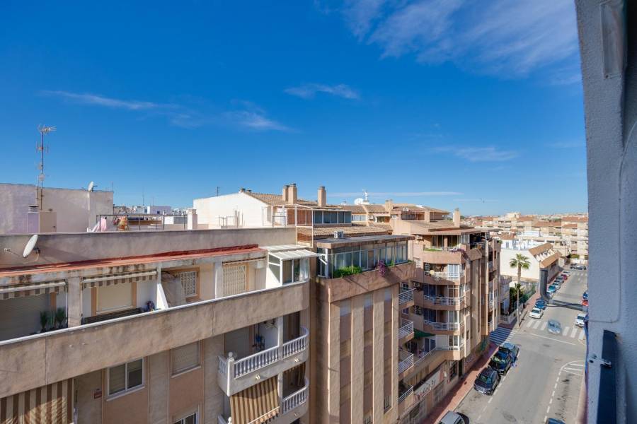 Sale - Apartment - Playa de los locos - Torrevieja