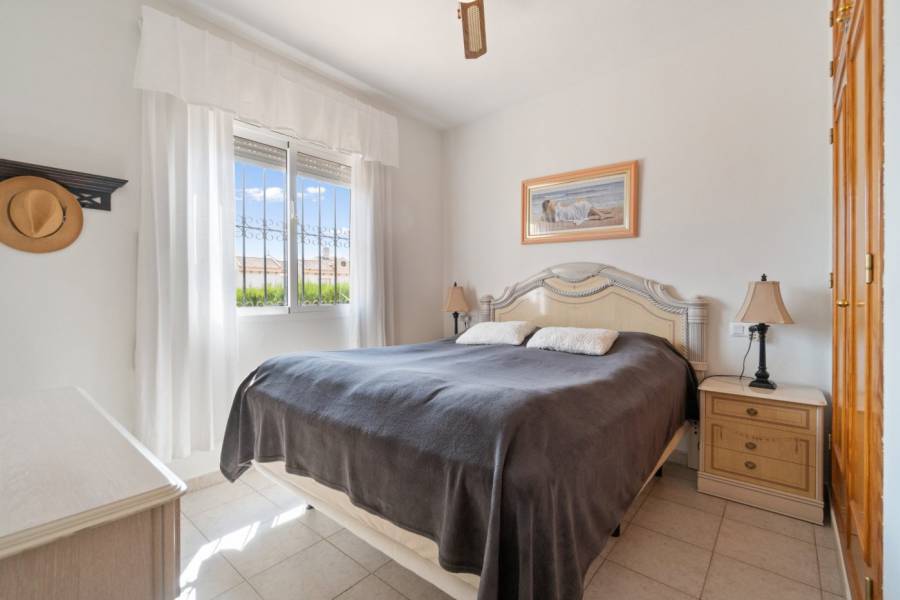 Vente - Rez-de-chaussée - Aguas nuevas 1 - Torrevieja