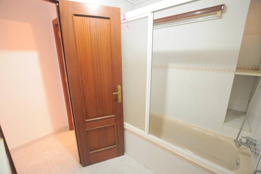 Sale - Flat - Centro - Torrevieja