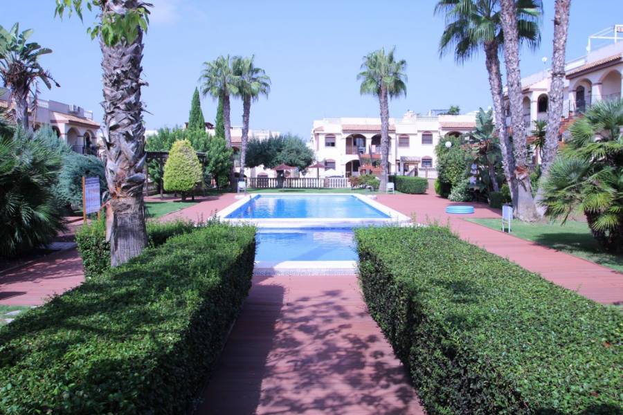 Bungalow Ground Floor - Sale - Aguas nuevas 1 - Torrevieja