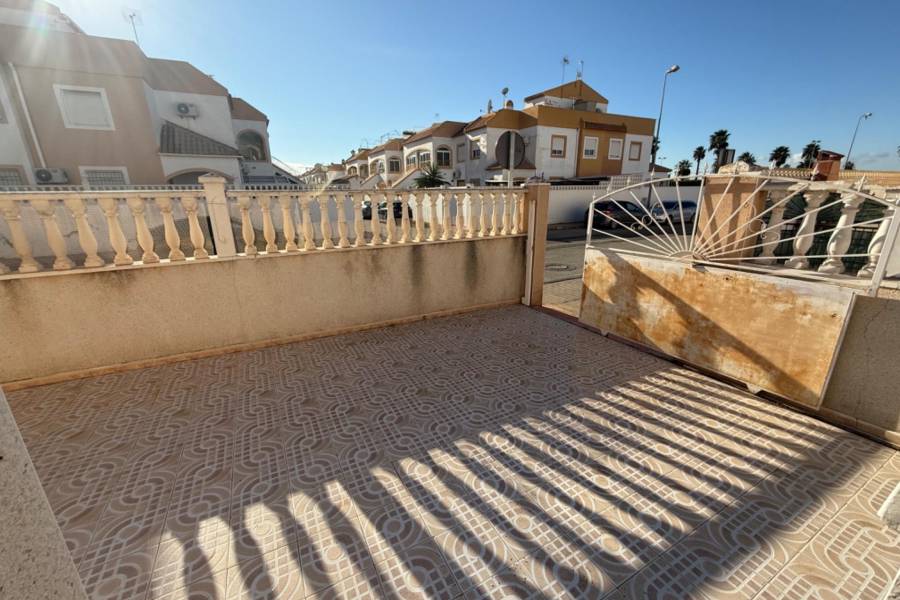 Sale - Terraced house - La Siesta - El Salado - Torreta - Torrevieja