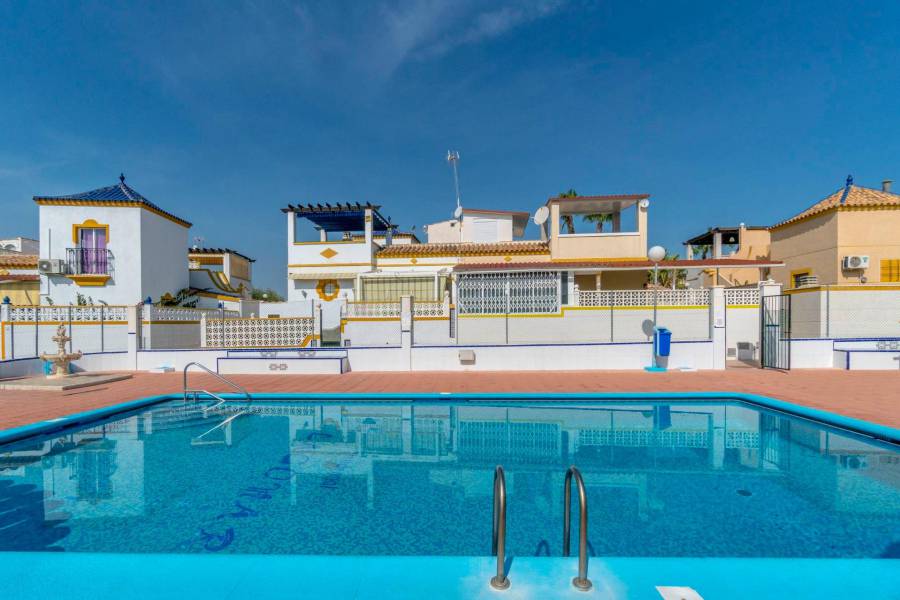 Venta - Adosado - Los altos - Torrevieja